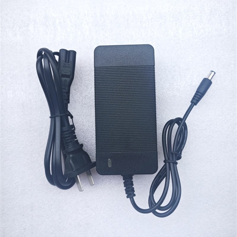 29.4V锂电池充电器DC头 滑板车 电动车 电动工V具 电锯通用型