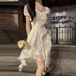 在逃公主初恋白月光荷叶边连衣裙女夏2026新款 甜美气质收腰仙女裙