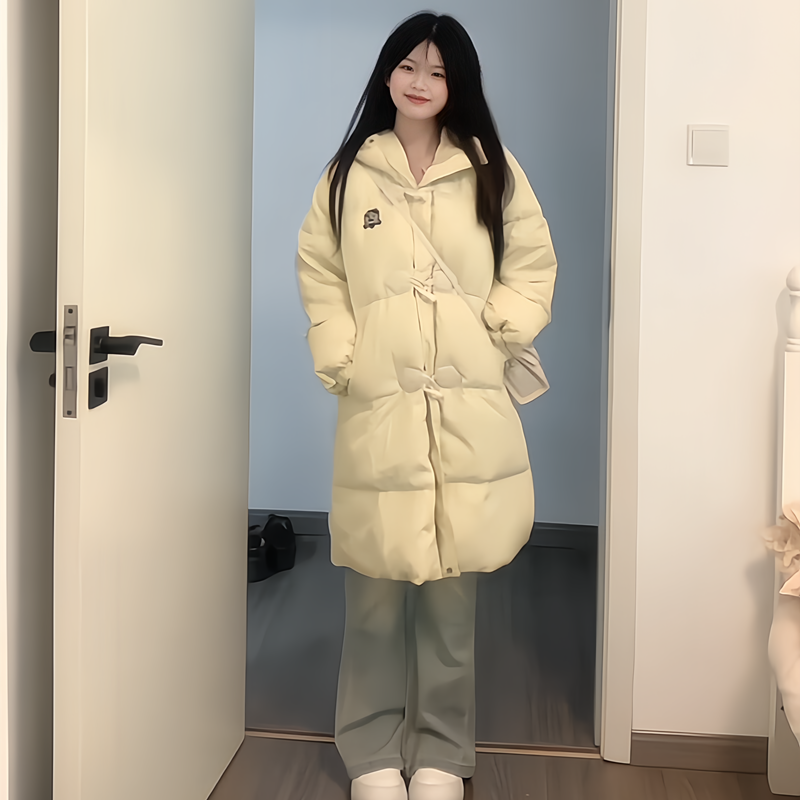 韩系冬装斗篷牛角扣连帽羽绒服女2024新款时尚宽松白鸭绒保暖外套