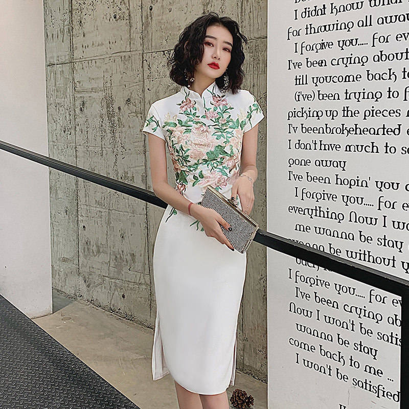 晚礼服女2020新款平时可穿宴会高端气质年轻款少女清装旗袍连衣裙|msdalam kategori Butik wanita / wanita, perkahwinan/Cheongsam/pakaian, pakaian/malam - dari Buy2taobao.com untuk memberikan perkhidmatan ejen Taobao profesional membeli