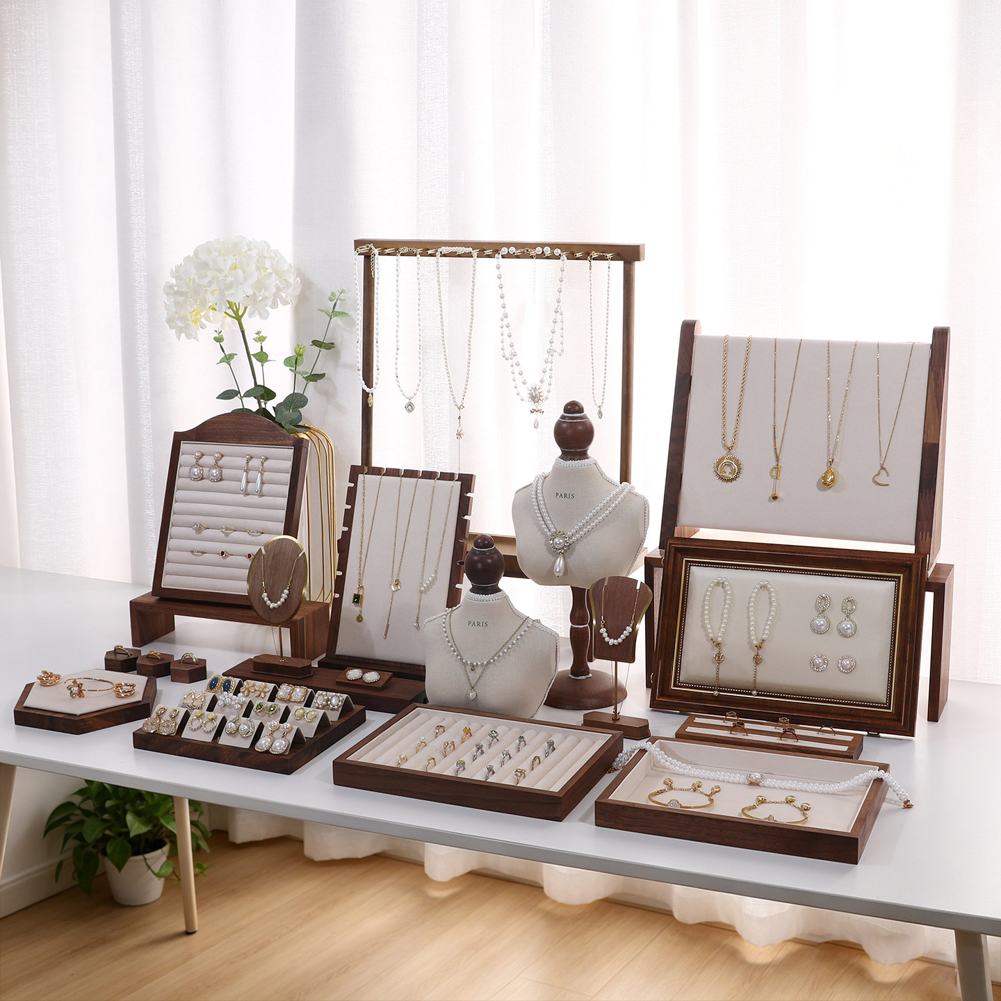 胡桃木轻奢首饰展示架图片
