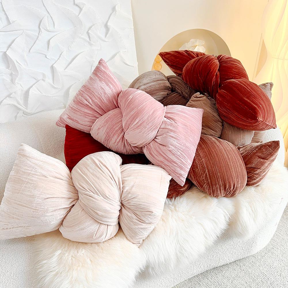 丝绒蝴蝶结扭扭条异形抱枕沙发客厅轻奢红色装饰棕色创意腰靠垫枕