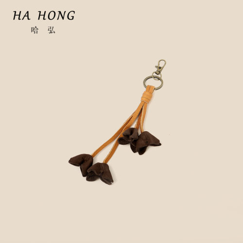 哈弘新款头层牛皮蓝风铃挂件原创款手工植鞣皮创意复古风真皮挂饰