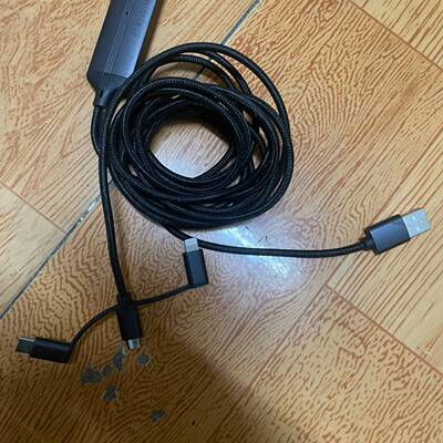 可维修MiraScreen投屏器。货场。带线，线材长度够用。成色看议价