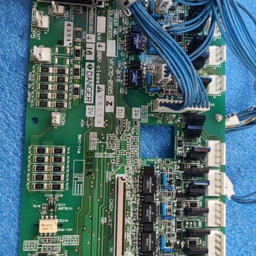 可维修变频器 驱动板 VFA7D-0585Z议价