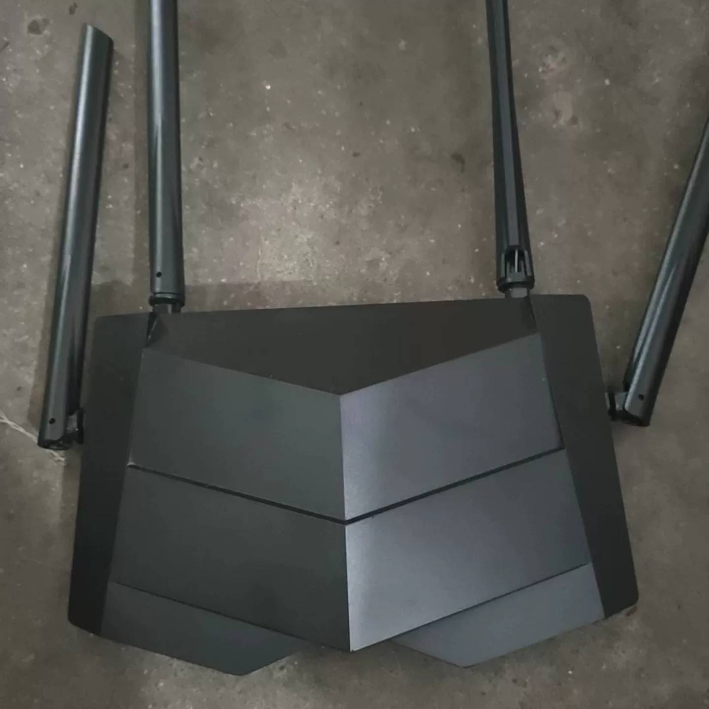 可维修腾达路SG124D由器AC10v4、a3，ac1200千兆路议价图片
