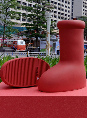 MSCHF大红靴高筒阿童动漫卡通大头靴子潮流网红同款演出正确版本