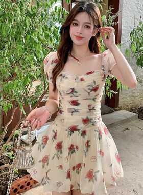 法式碎花连衣裙泡泡袖花苞公主裙性感裹胸褶皱收腰修身A字短裙子