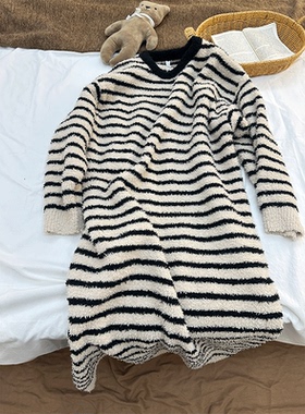 宽松条纹半边绒睡裙女款秋冬季新款保暖珊瑚绒家居服大码套装女款