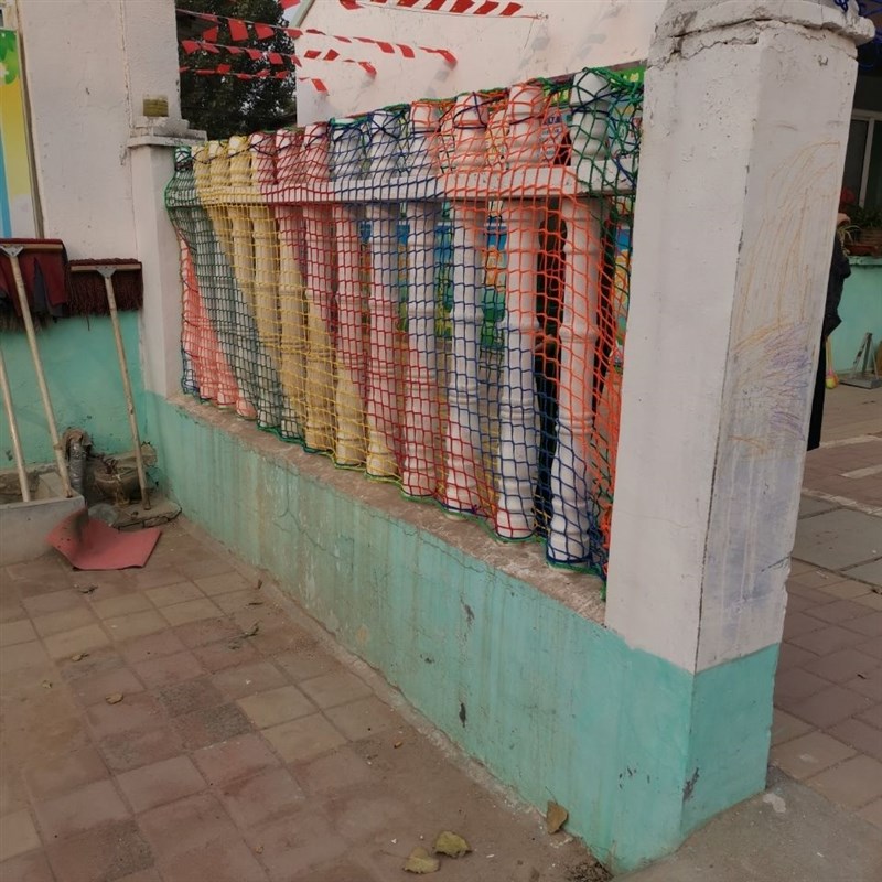 彩虹网彩色网楼梯防护网幼儿园防护涤纶无结网耐磨耐晒耐酸碱护栏