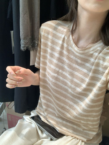 Hers轻薄透气条纹圆领短袖T恤女