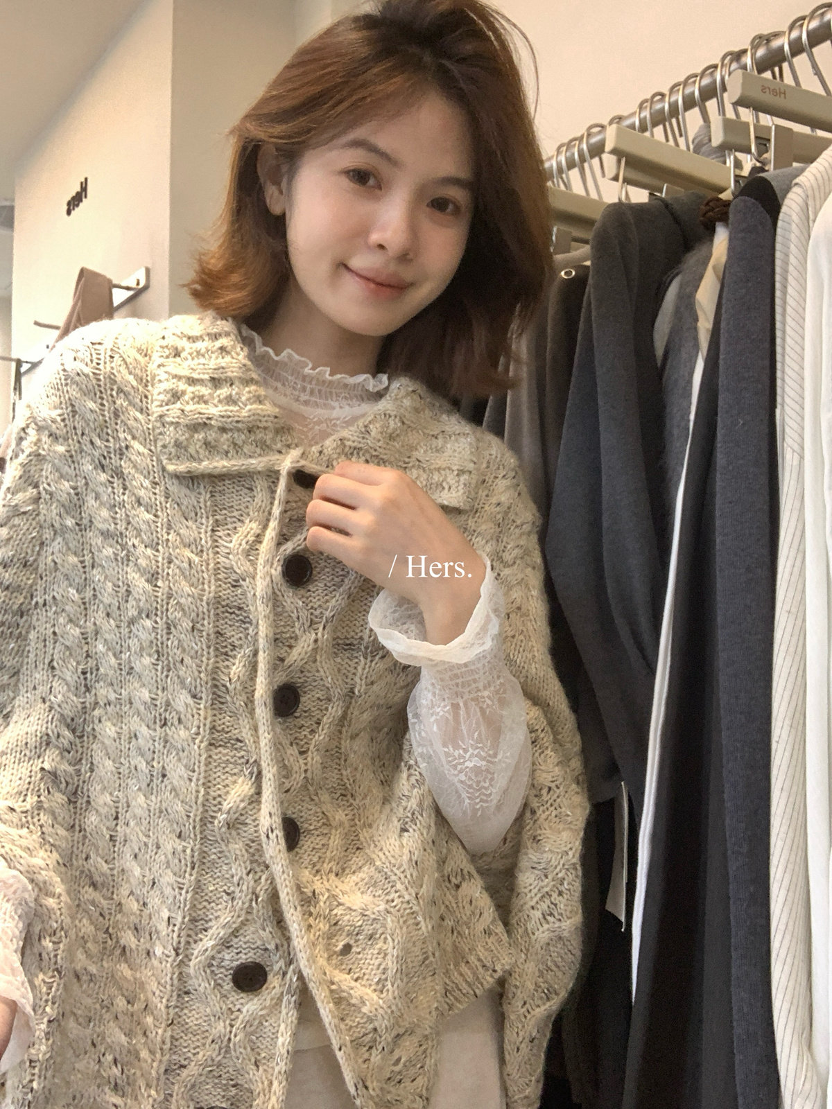Hers日系气质翻领斗篷无袖毛衣女