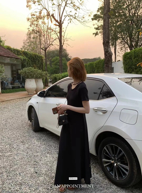 METWO无敌显瘦！黑色赫本风背心连衣裙女夏季法式高级感长裙9253