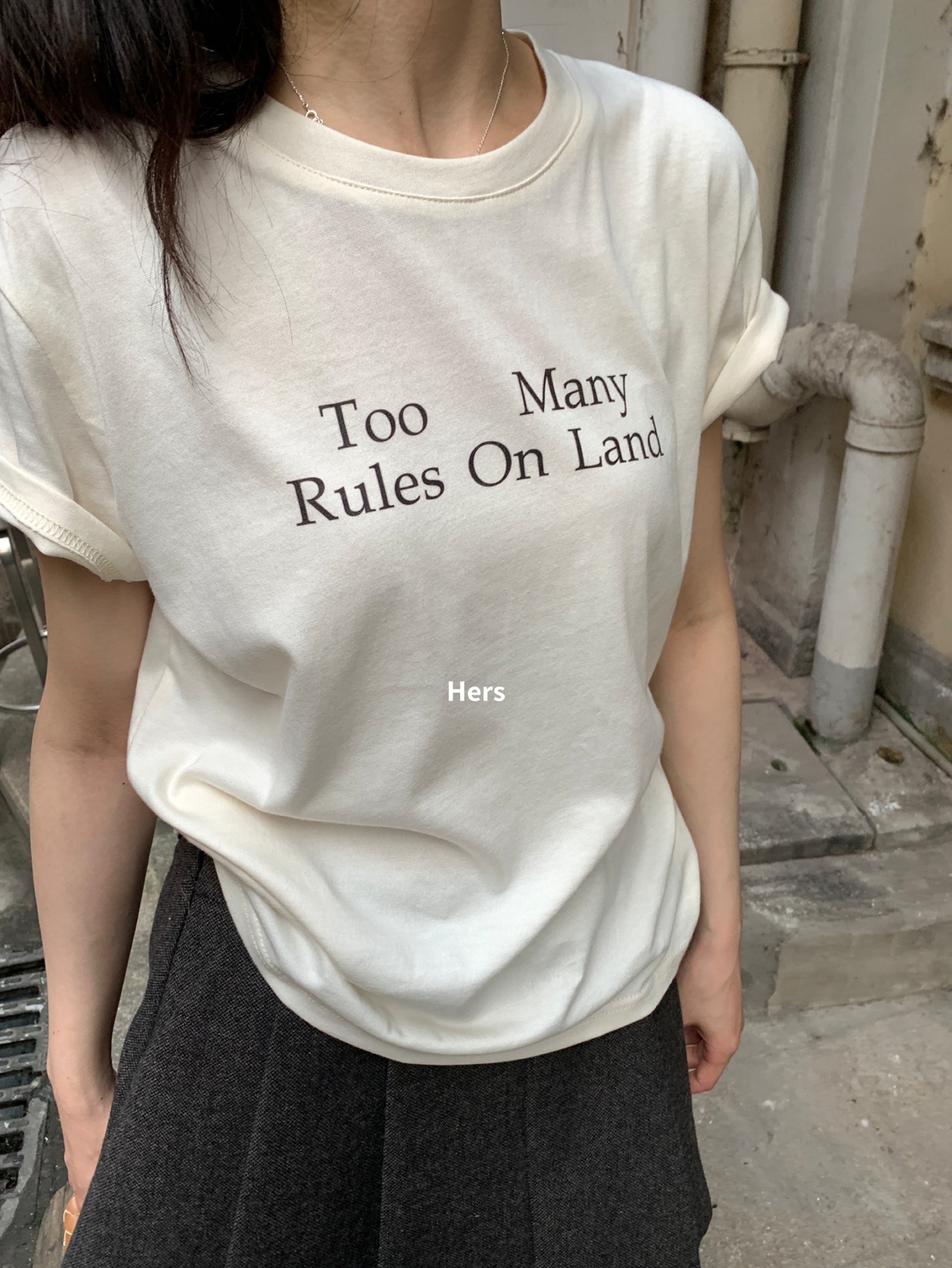 一勺甜 hers日常调性休闲字母宽松短袖T恤2025秋圆领上衣92068