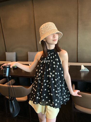 Hers千金贵气波点挂脖小衫女