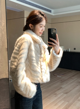 一勺甜 hers秋冬简约精致贵气感毛毛短外套女2025保暖上衣92732#