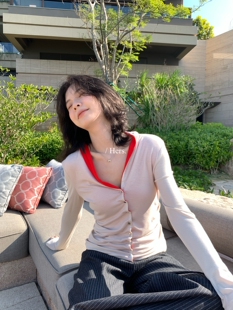 T恤女80111 捏褶堆叠感设计显瘦撞色V领长袖 26年早春 Hers