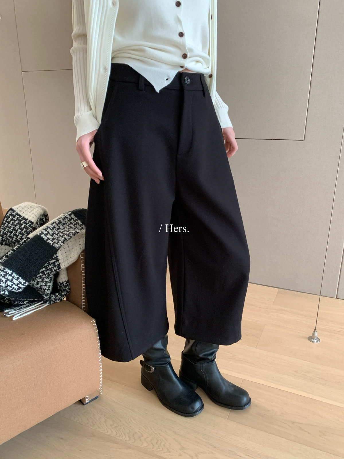 Hers弯刀设计感加绒七分休闲裤女