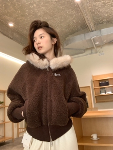 一勺甜 hers复古日常连帽仿皮毛大毛领短外套女2025冬季92721