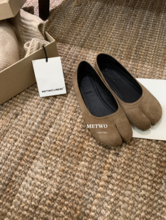 METWO韩系博主穿搭 麂皮秋冬分趾鞋女早秋新款通勤百搭浅口单鞋