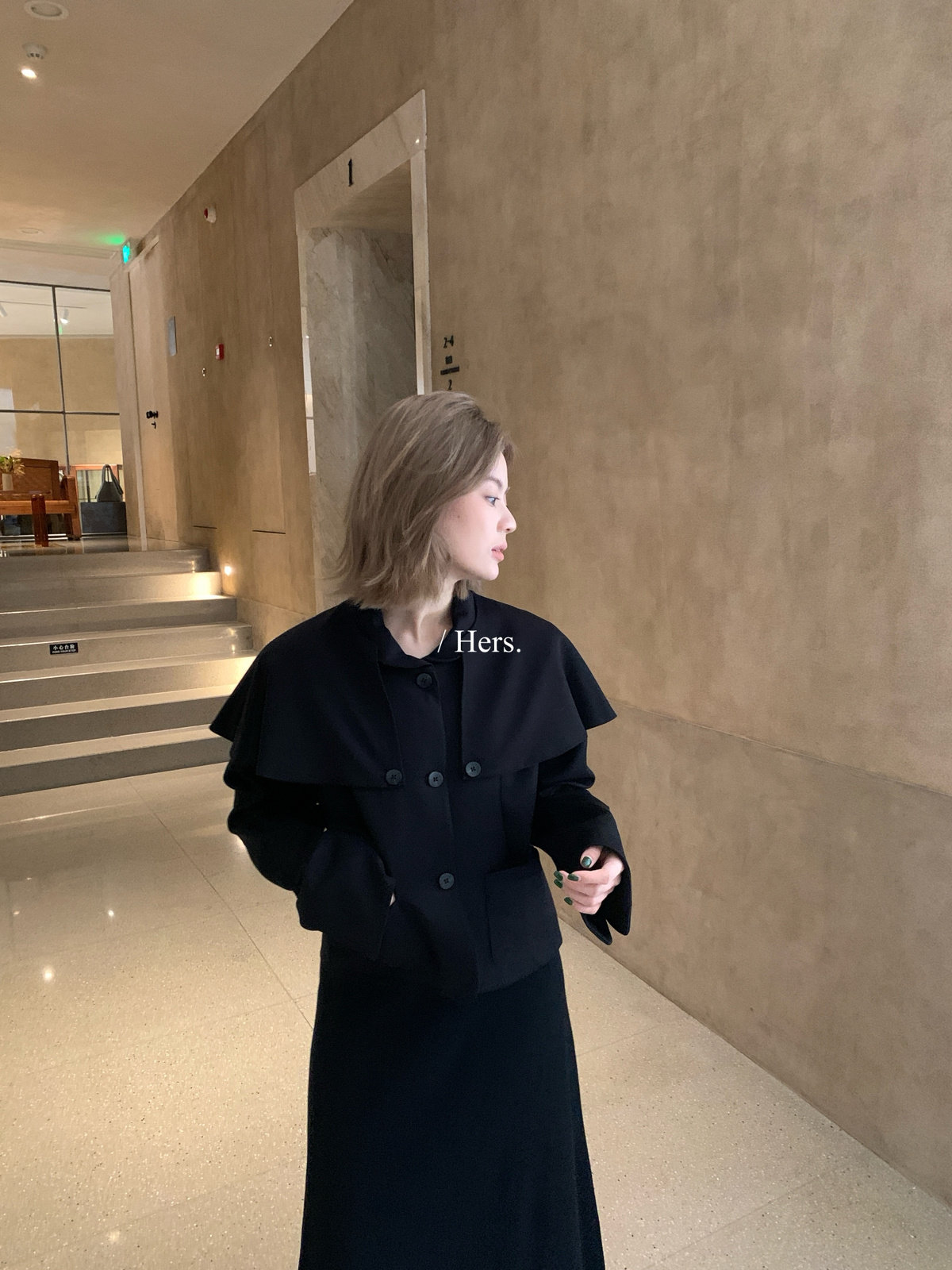 Hers英伦感披风拼接设计短外套
