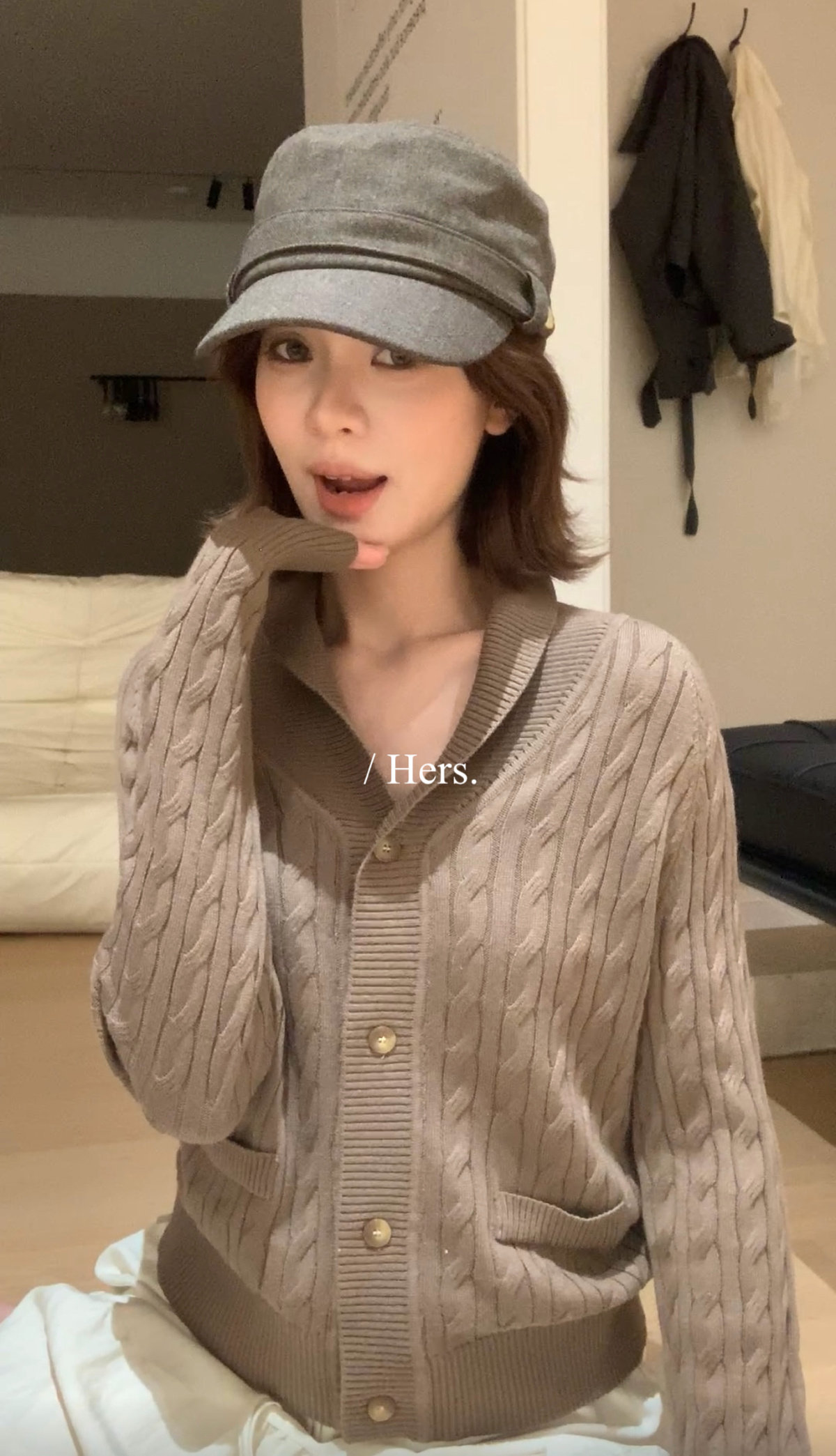 一勺甜｜早秋【Hers】气质麻花经典老钱绞花翻领针织开衫女66772