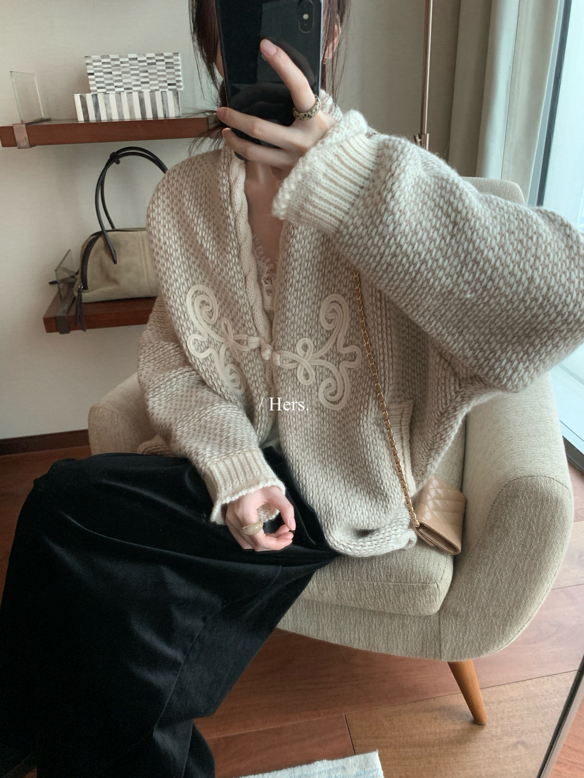 Hers斗篷括型盘扣中式开衫毛衣