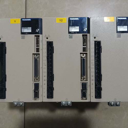 可维修SGD7S-120A00A002驱动器，成色如图，质