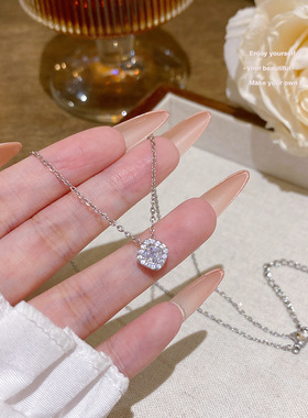 简约学生钛钢项链配饰女百搭高级感不掉色锁骨链超闪锆石方糖吊坠