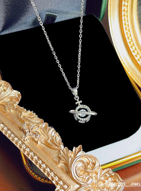 新款饰品高级感小众锁骨链时尚设计感吊坠个性气质轻奢星球项链女