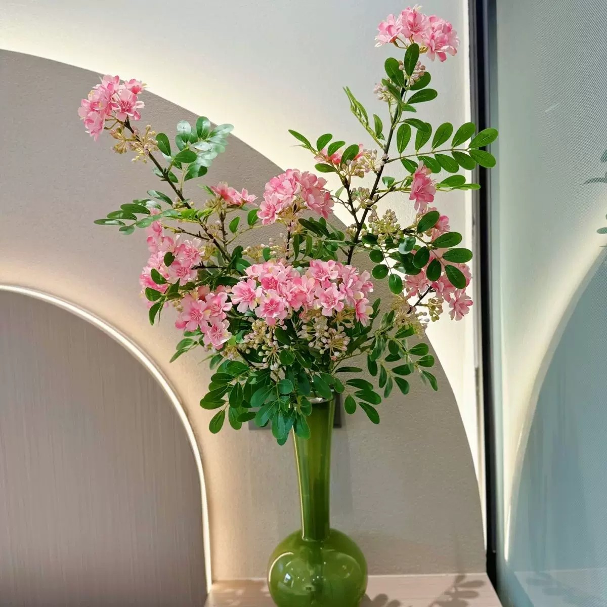 新款仿真含笑花绢花人造花家居客厅花艺摆件婚礼布置拍摄道具假花