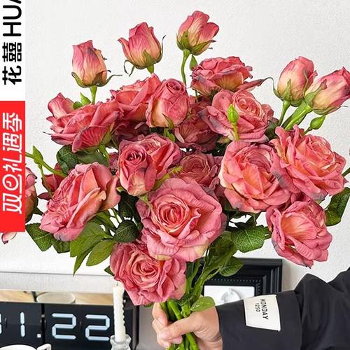 手捧花焦边玫瑰仿真花高级感逼真假花花束摆件客厅插花干花装饰花