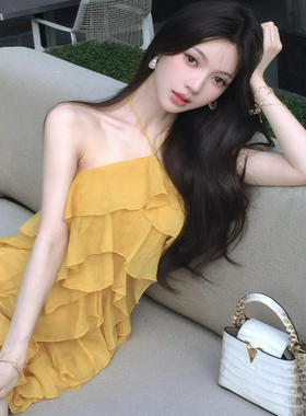 黄色荷叶边挂脖连衣裙女2025夏盐系度假风修身显瘦纯欲风绝美短裙