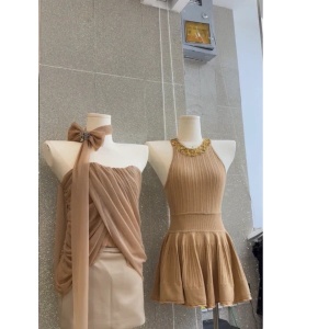 法式纯欲辣妹设计感气质上衣女夏季2026新款显瘦半裙/挂脖连衣裙