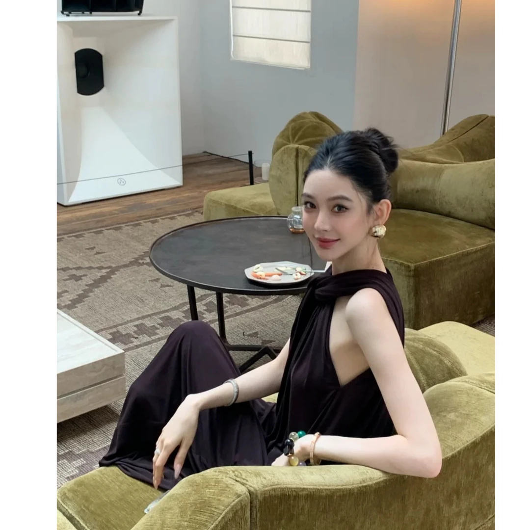 法式高级感宽松露肩挂脖慵懒风连衣裙女2025夏季新款时髦长裙