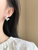 CuteDouu 素白银蝶 哑光拉丝银色蝴蝶耳钉耳环方圆脸显脸小耳饰女