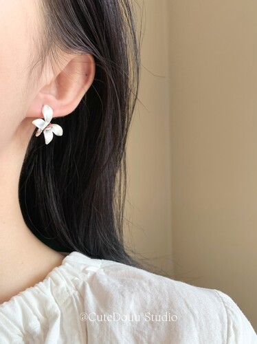 素白银蝶哑光银色蝴蝶耳钉耳环