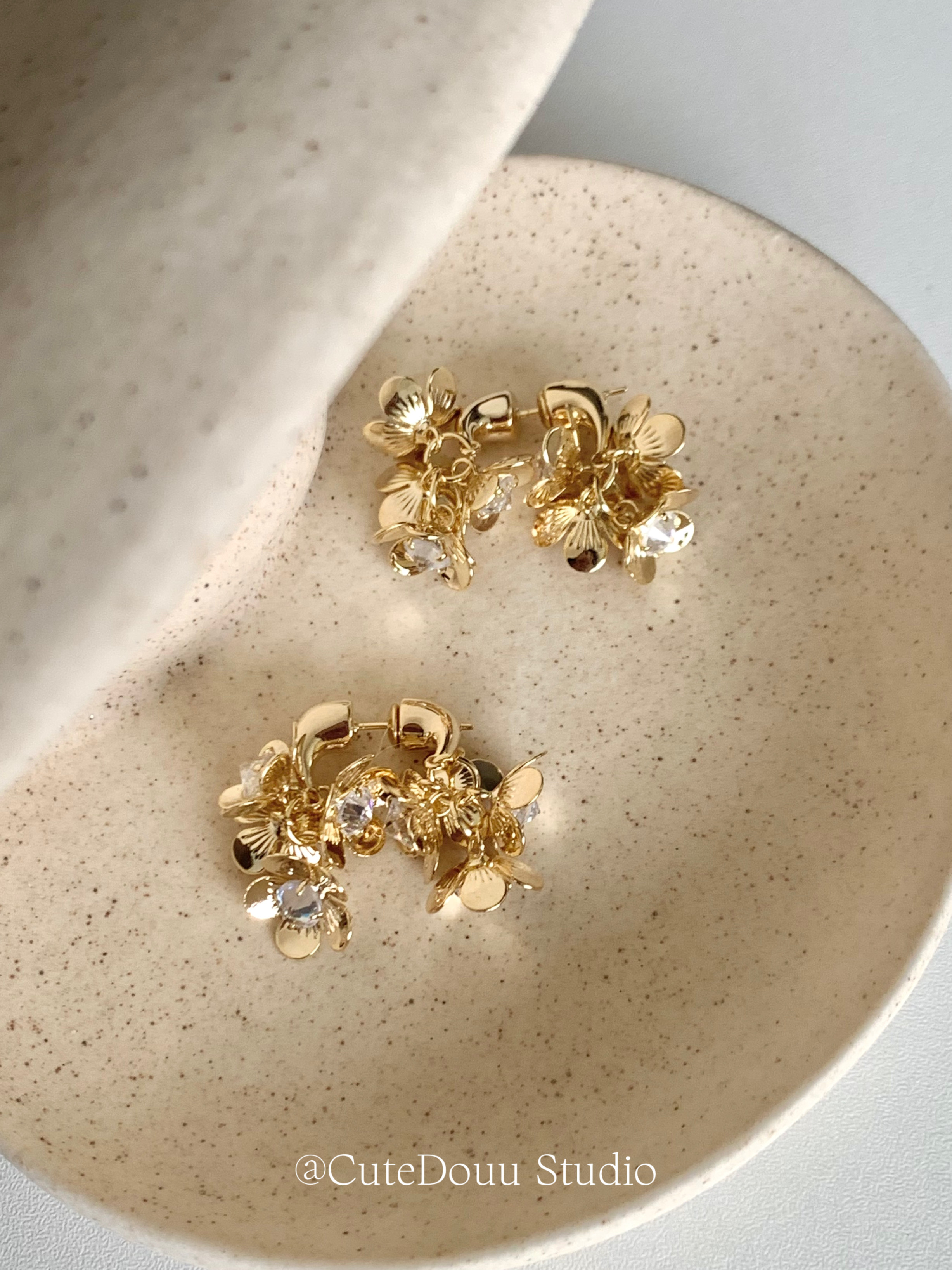 碎金花簇法式复古锆石花朵耳环