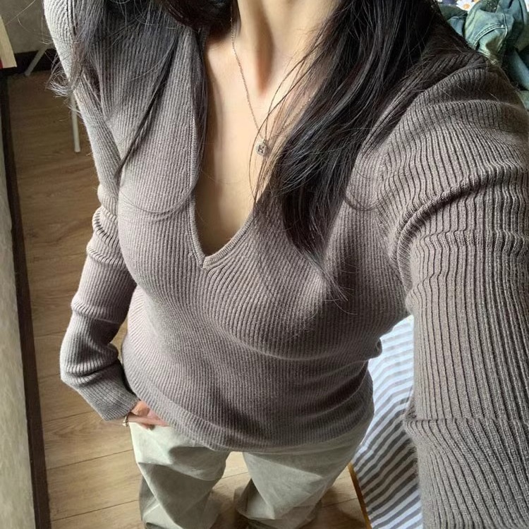 辣妹V领针织衫女春秋冬内搭打底衫修身显瘦收腰紧身正肩长袖上衣