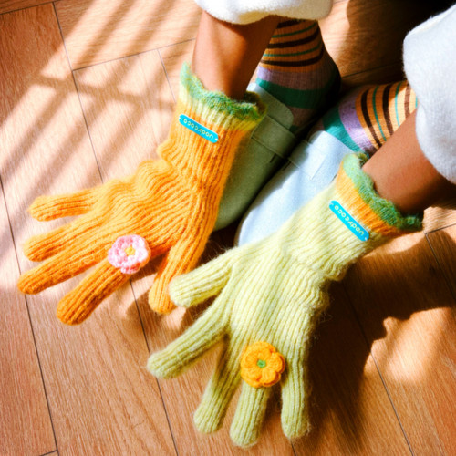 uodycoco秋冬花朵针织手套保暖