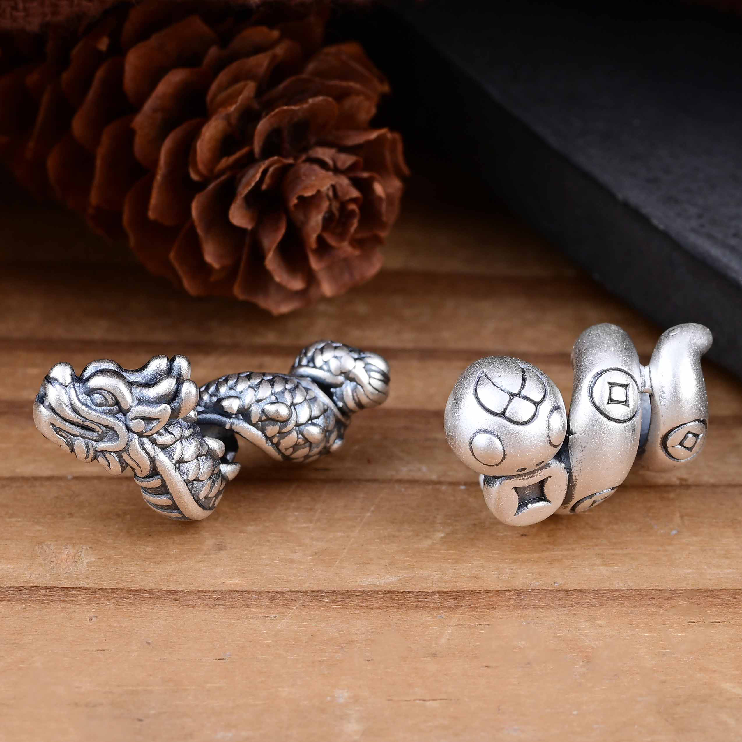 S999足银复古卷卷蛇隔珠