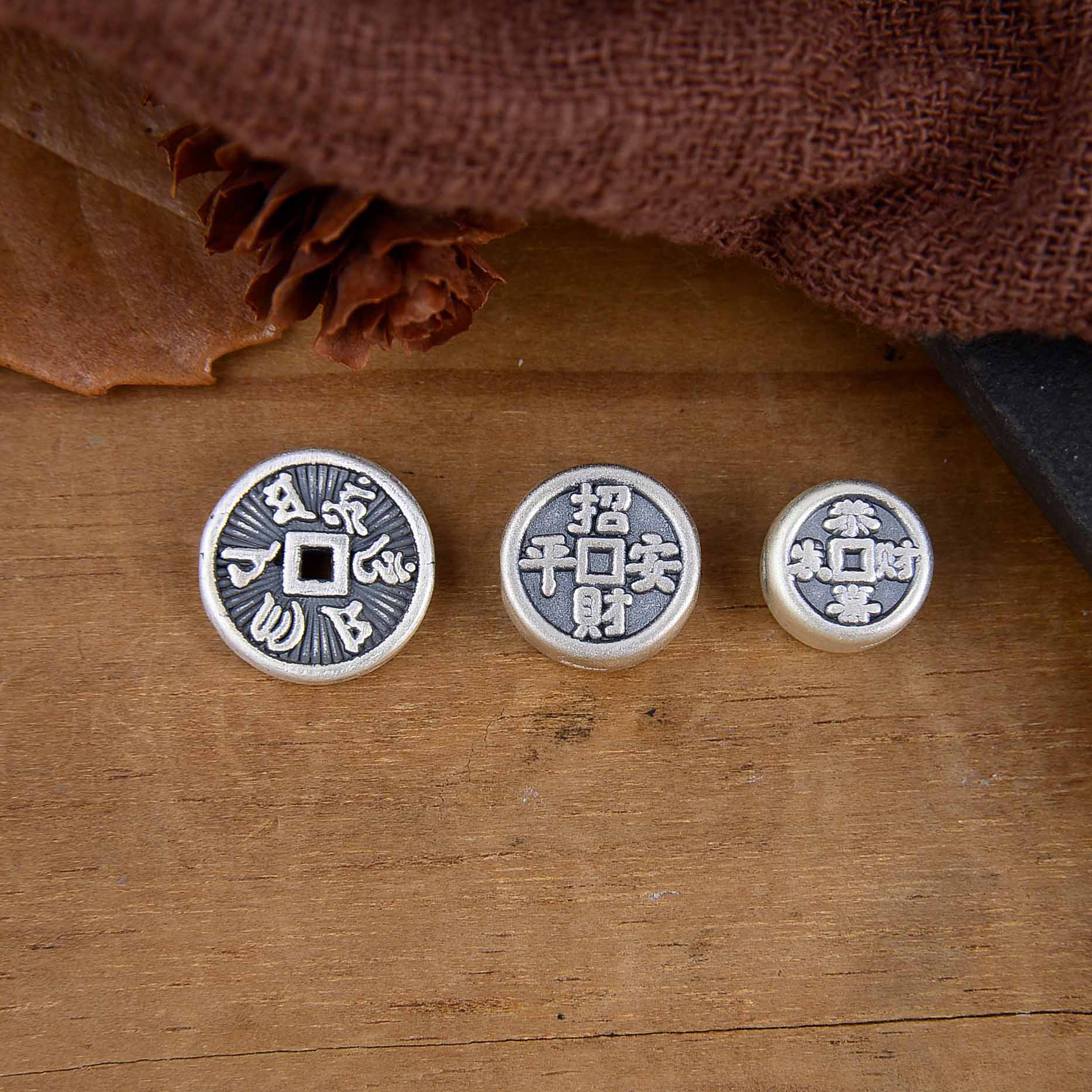 S999足银平安六字真言符隔珠