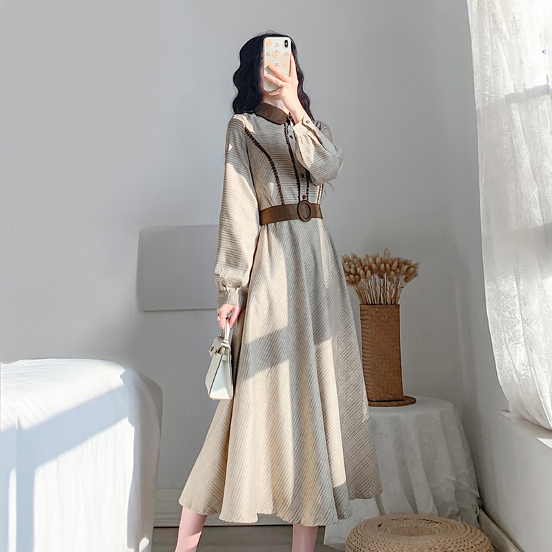 倪惑收腰气质长袖连衣裙