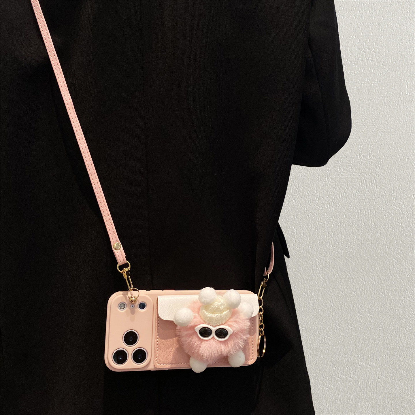 粉色毛绒煤球零钱包适用iPhone17promax苹果16pro手机壳15新款13斜跨挂绳14皮质11/xs女款16plus卡通12保护套,3C数码配件,手机保护套/壳,淘宝优惠券,粉丝福利购,淘宝优惠卷