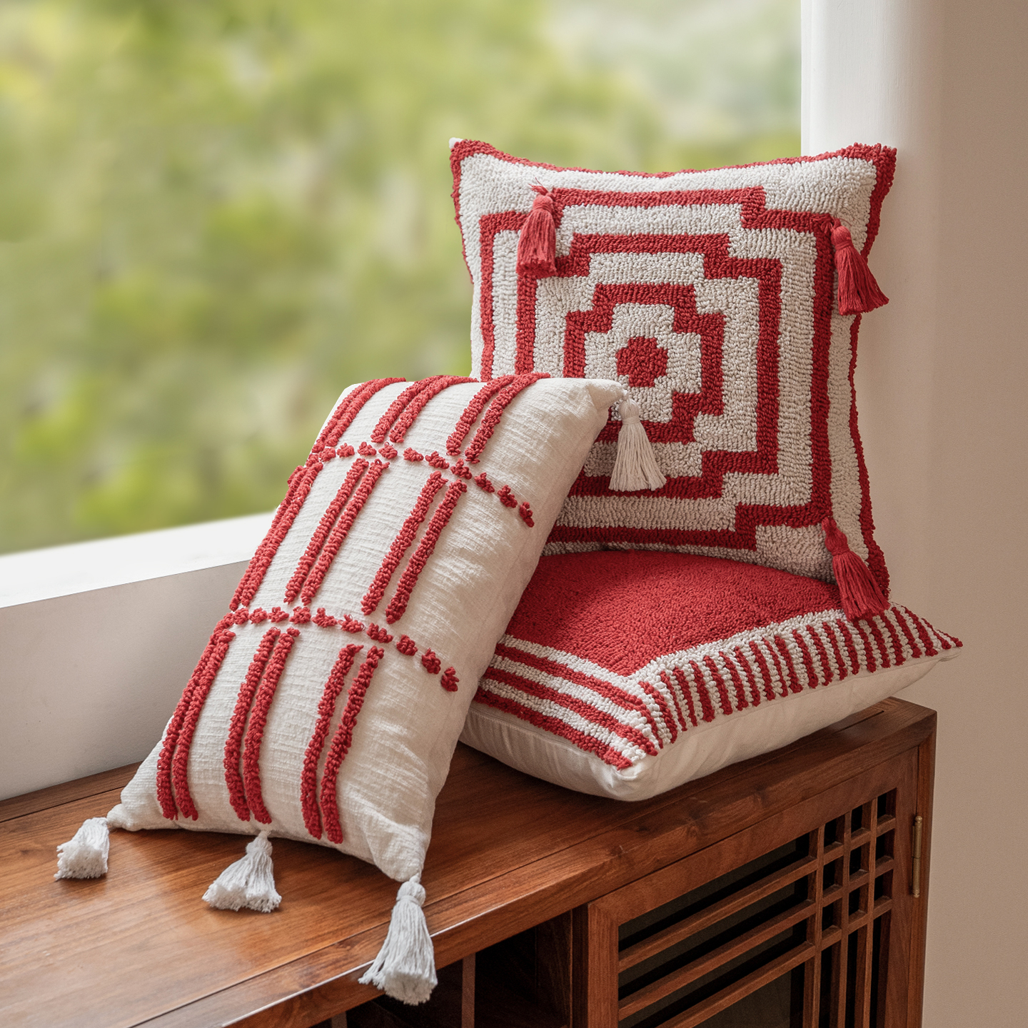 红色几何簇绒刺绣流苏高级感腰枕