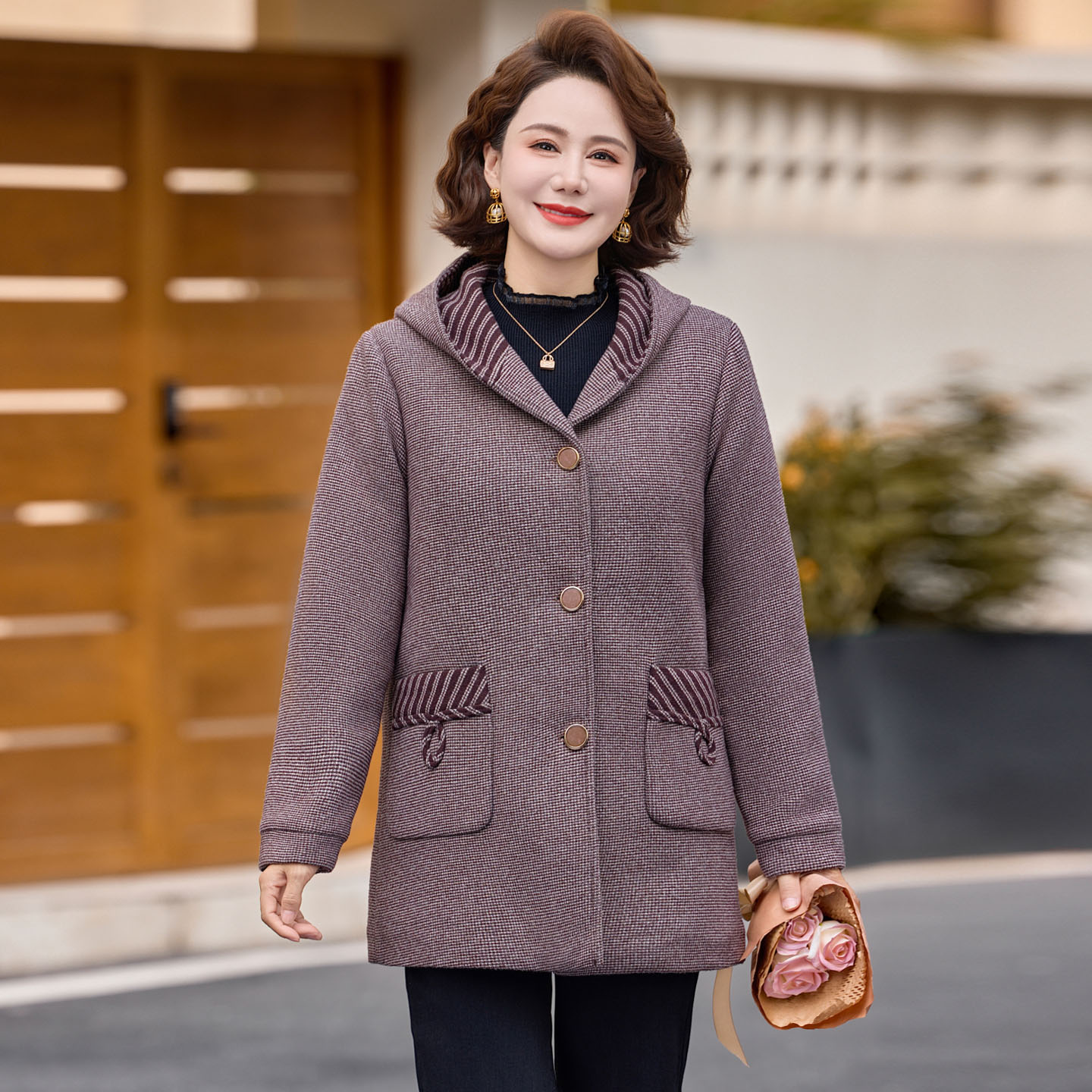 时尚妈妈冬装加棉加厚连帽外套中老年女装秋冬季休闲保暖毛呢大衣