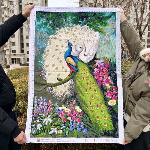 纯手工绣好的十字绣成品新款绿羽孔雀开屏绿光森林玄关客厅装饰画