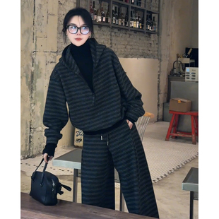 2026超火冬装一整套慵懒风复古条纹韩系减龄高级感休闲运动两件套