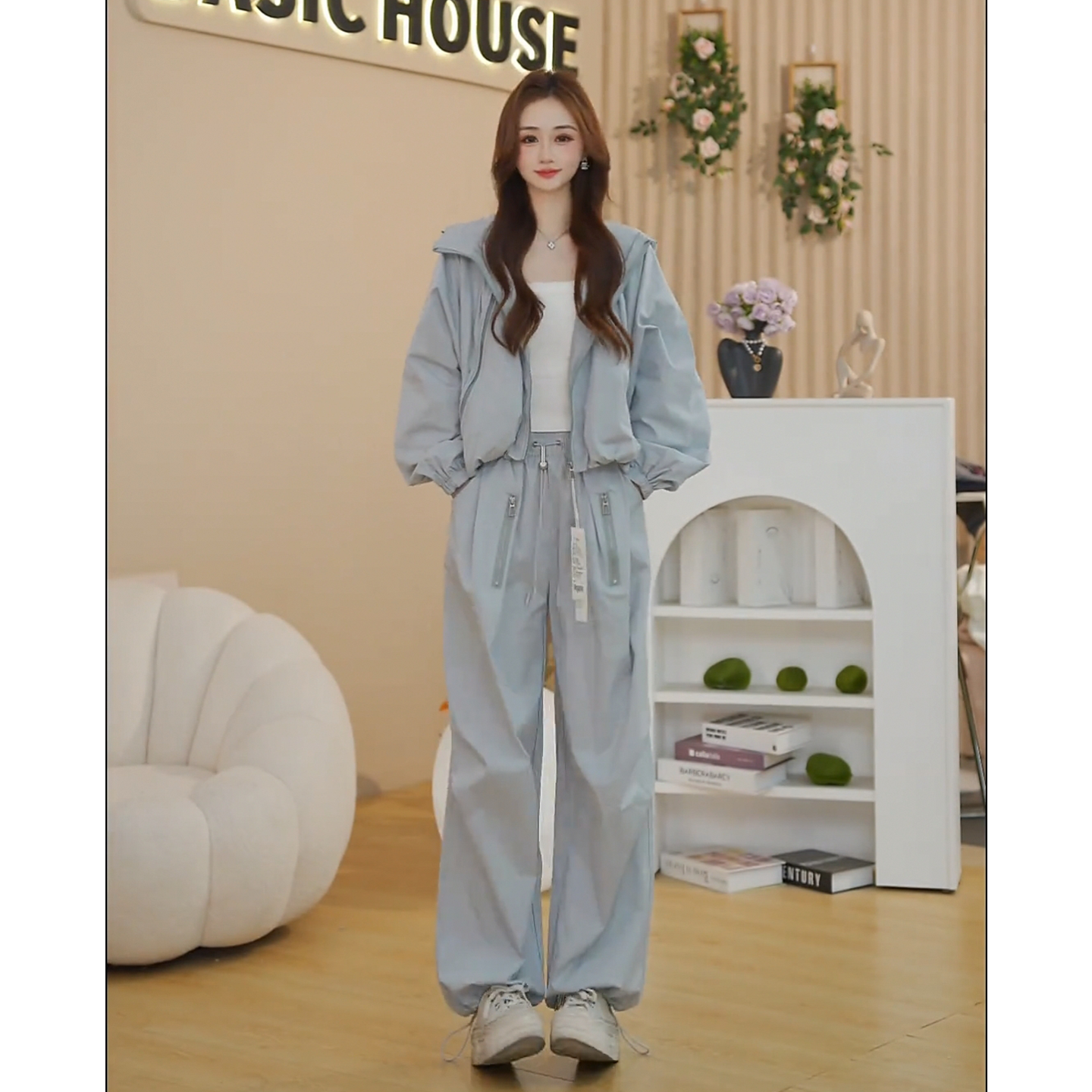 高级感防晒运动服套装女夏季宽松休闲冲锋衣连帽外套阔腿裤两件套