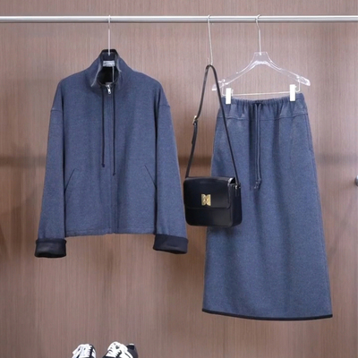 灰色立领卫衣搭配半身裙冬装套装